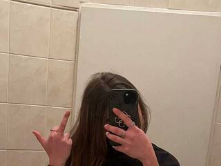 Erotický videohovor anirie_findom