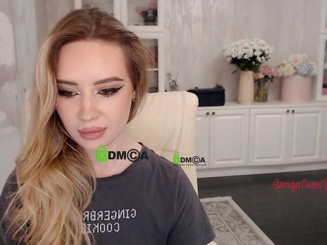 Snímky obrazovky vysielania AnnaPoppy