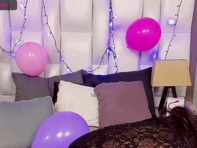 Snímky obrazovky vysielania AnneBullock