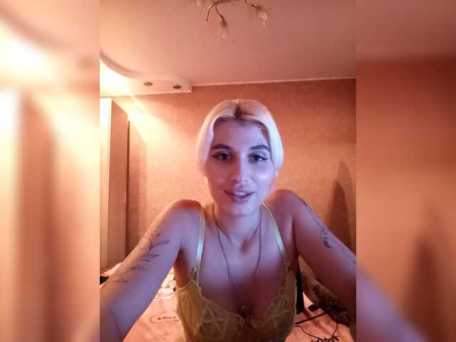 Snímky obrazovky vysielania AnnettePeach