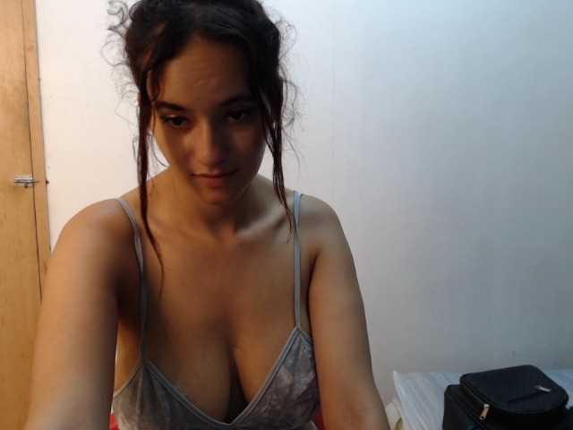 Fotografie annieclark If you like me - 11 tokens 1 slap - 20 tokens 5 spanks - 55 tokens C2C - 60 tokens Show ass - 80 tokens Show Titties - 110 Tokens Show pussy - 200 tokens Butt plug - 230 tokens Blowjob (3 min) - 300 tokens Masturbation (3 min) - 400 tokens Strip - 500 tok