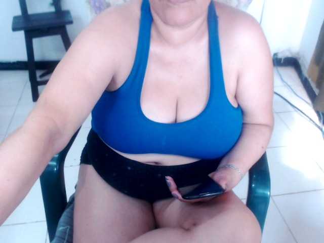 Fotografie ARDIMATURESEX #bbw #bigbelly #bigboobs #grandmother Lovense Lush : Device that vibrates longer at your tips and gives me pleasures #lovense