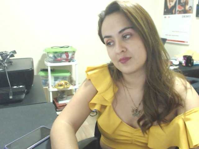 Fotografie ArianaMoore I am in the office shh #office #latina #lovense