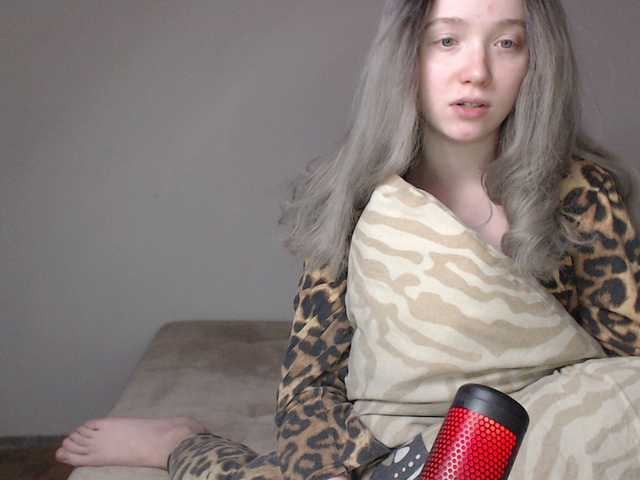 Fotografie Baby-baby_ Hi my name is Alice I'm 22 I love lovens a lot of 2 tokensyour nickname on my body 222my instagram hellokitty6zlolook at your camera 100 tokens ^^