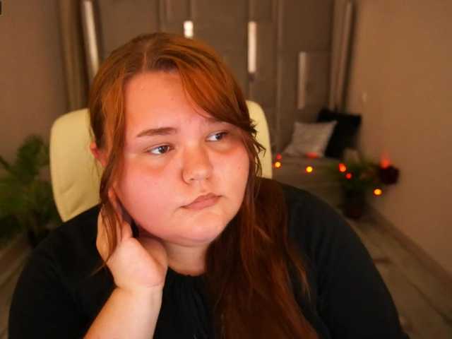 Snímky obrazovky vysielania AriellaFefie