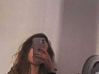 Erotický videohovor AriellaFerr00