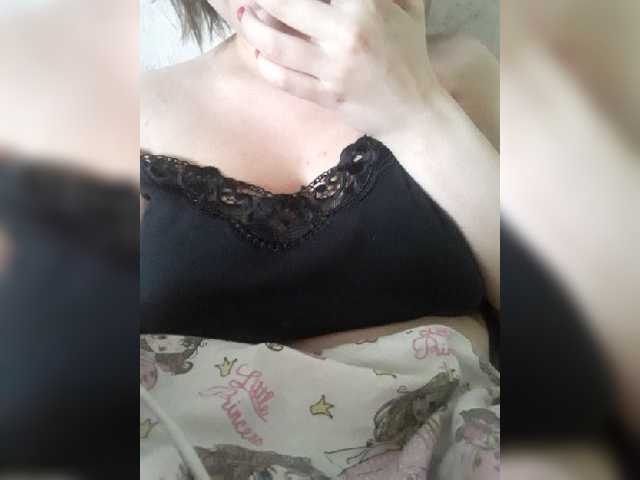 Snímky obrazovky vysielania Virgin_pussy