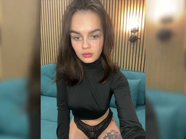 Snímky obrazovky vysielania ArtModelka