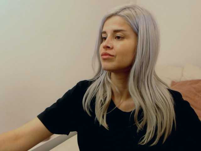 Snímky obrazovky vysielania AryaJolie