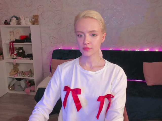 Snímky obrazovky vysielania Ashley-Dream