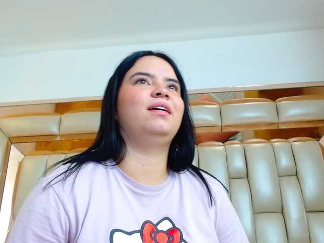 Snímky obrazovky vysielania AshleyPalmer