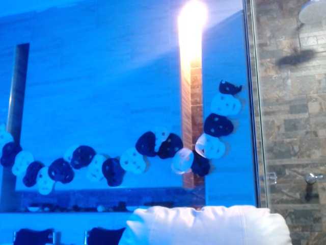 Snímky obrazovky vysielania ashleyvillaz