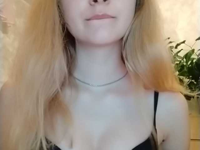 Snímky obrazovky vysielania Asya8545