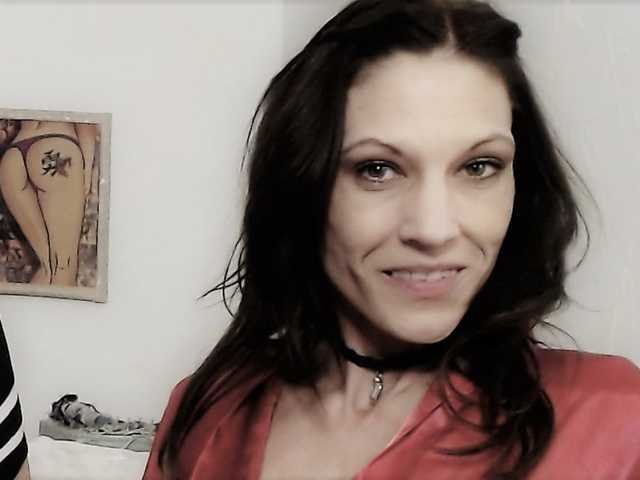 Erotický videorozhovor Averi-Luvkoxx