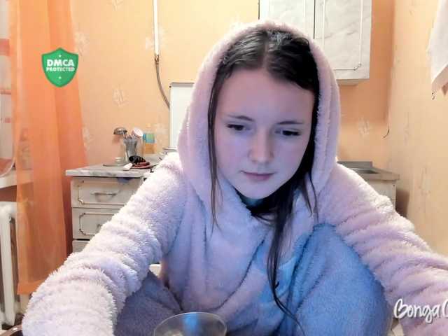 Snímky obrazovky vysielania Baby-Tisha