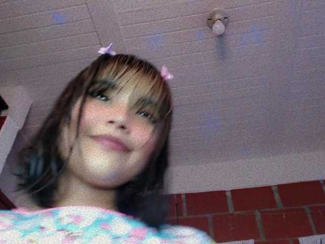Snímky obrazovky vysielania BabyAsianX0