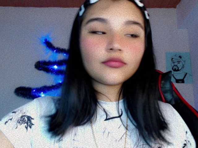 Snímky obrazovky vysielania BabyAsianX0