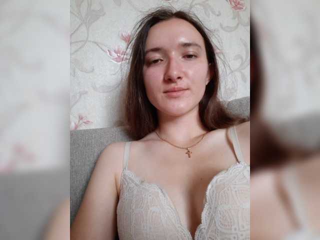 Snímky obrazovky vysielania Naughty__Girl