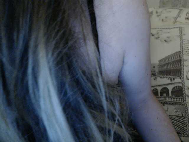 Snímky obrazovky vysielania HoneyyBunny