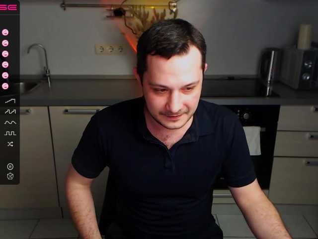 Snímky obrazovky vysielania BANANA-PEACH