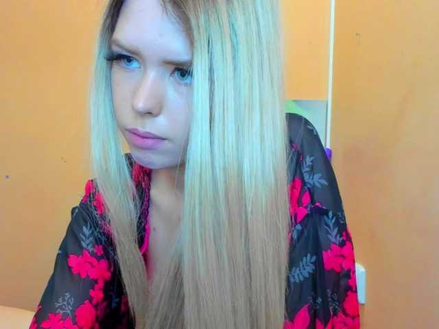 Fotografie BarbieMuffy Daddy's girl here! #18 #blond #teen #feet #mistress #dominant #ass #analshow