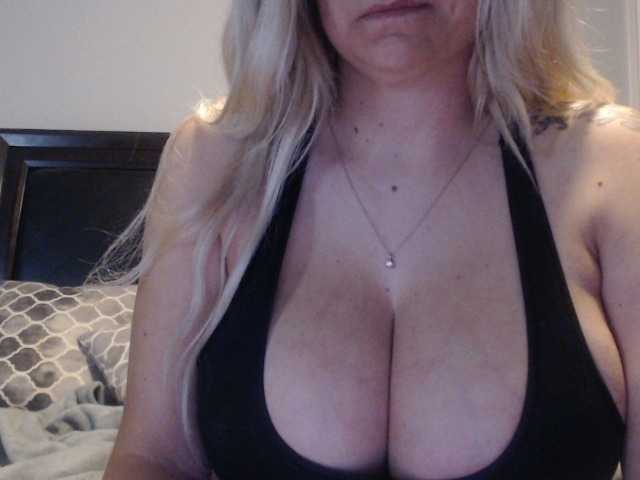 Fotografie brianna_babe tip for pussy vibrations, @remain countdown for boobs..202tkns to start private
