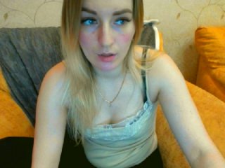 Fotografie BeautyyBlond boobs 24 ass 35) add as friend 4) pm 1 с2с 5)strip dance 55