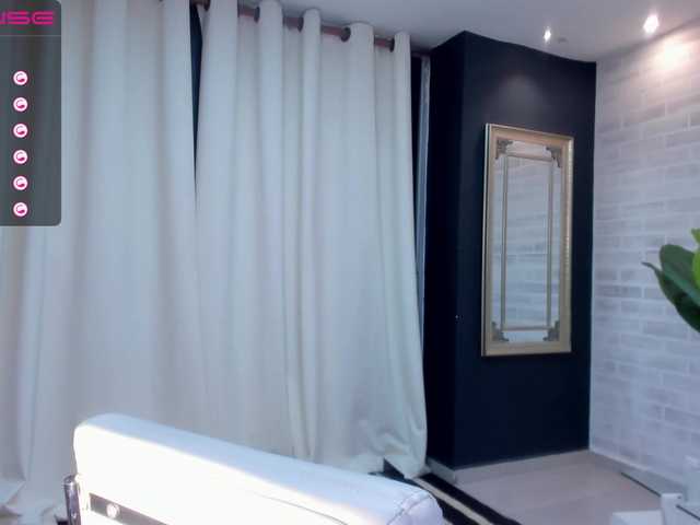 Snímky obrazovky vysielania BeccaRoberts