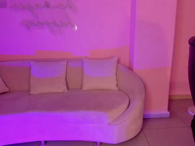 Snímky obrazovky vysielania BeccaRoberts