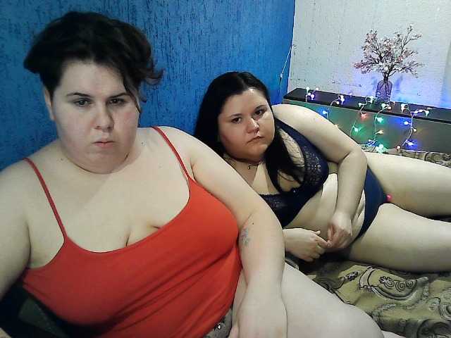 Snímky obrazovky vysielania BeckyAndEllen