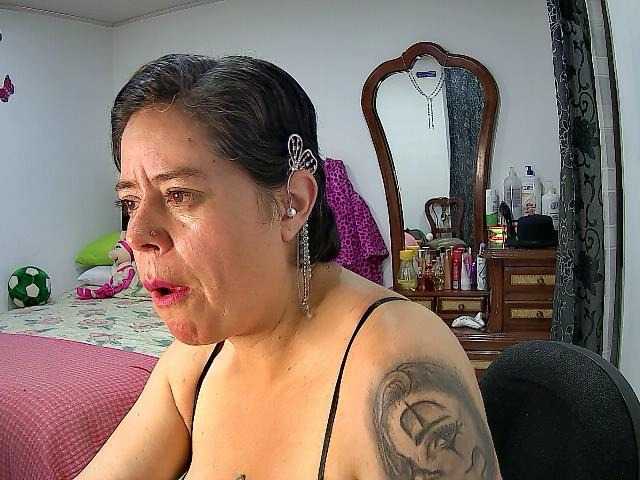 Snímky obrazovky vysielania bella-devil