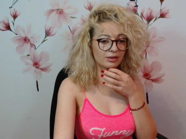 Snímky obrazovky vysielania bellaajoe