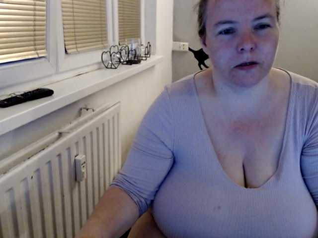 Snímky obrazovky vysielania Bessy123