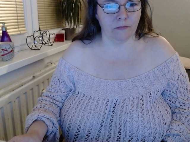 Snímky obrazovky vysielania Bessy123