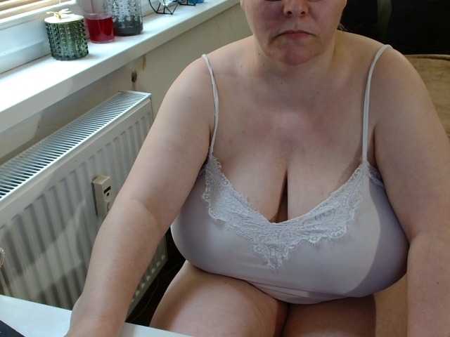 Fotografie Bessy123 Welcome. Wanna play spy, group, pvt, ride toys play tits, . tits 10 naked body 20, squirt pvt