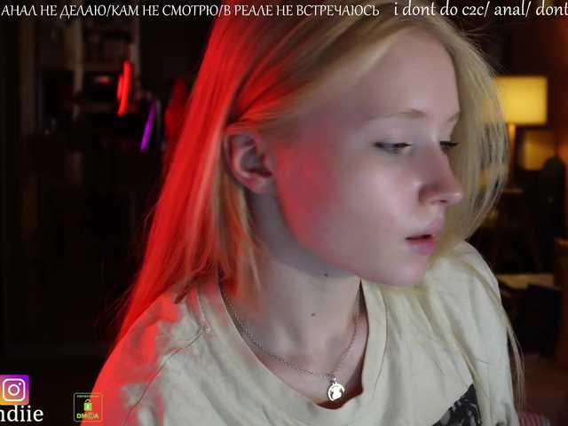 Snímky obrazovky vysielania Bestblondie