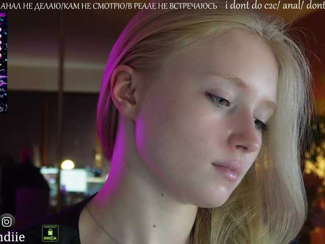 Snímky obrazovky vysielania Bestblondie