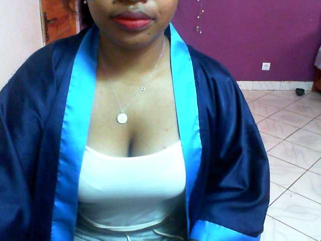 Snímky obrazovky vysielania BethJoyX