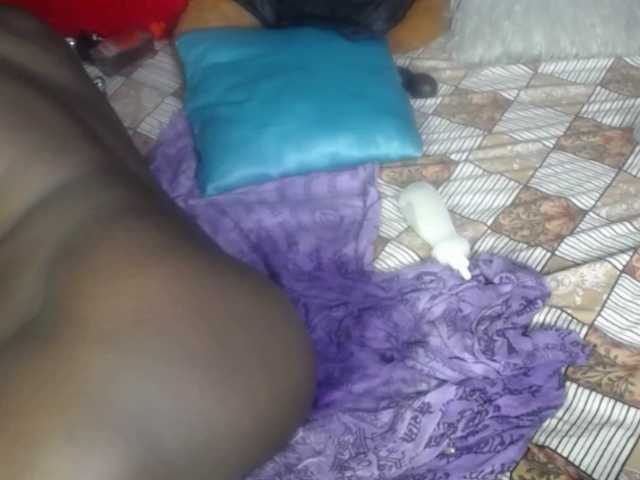 Snímky obrazovky vysielania BigAssSharntel