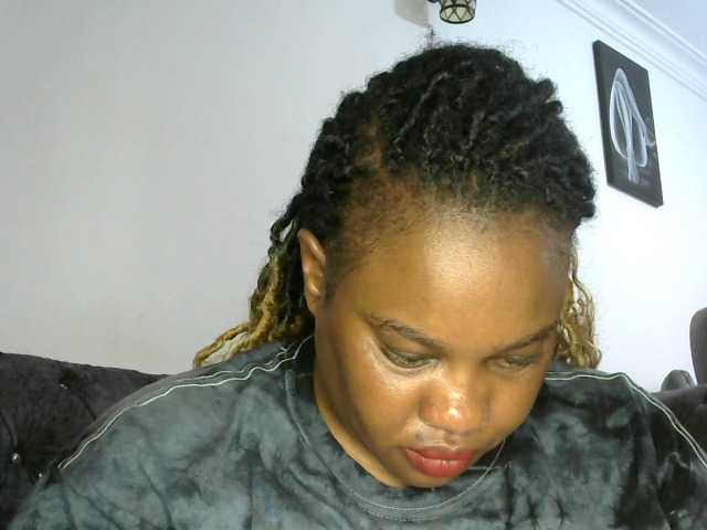 Snímky obrazovky vysielania Bigbumboobs