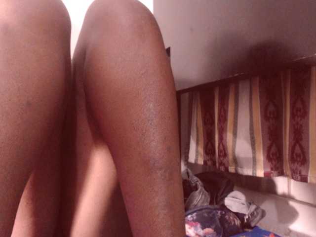 Snímky obrazovky vysielania BigBustyBlack