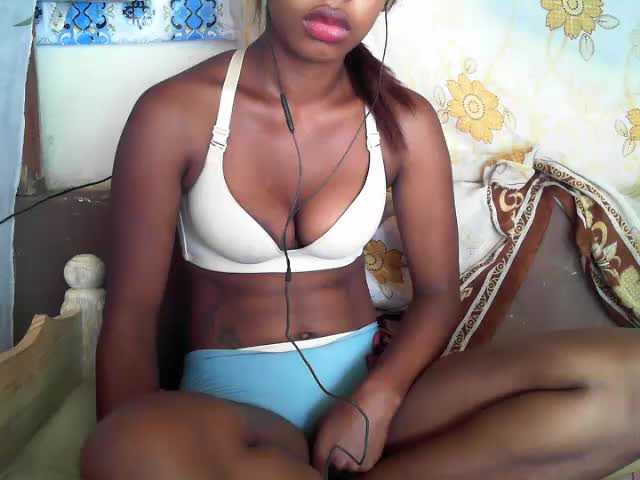 Fotografie Blackgirl19 sexy show with me!!young girl