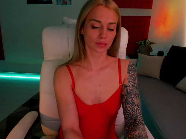 Snímky obrazovky vysielania DigitalAlexa