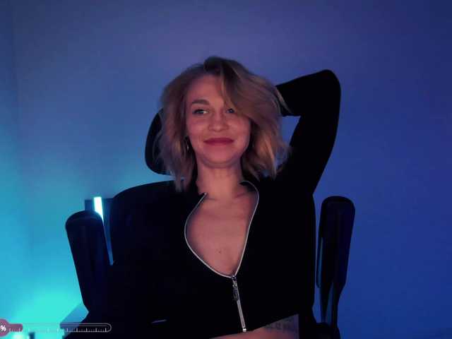 Snímky obrazovky vysielania DigitalAlexa