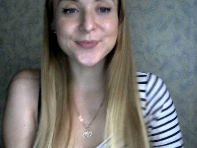 Snímky obrazovky vysielania blonde-kisses