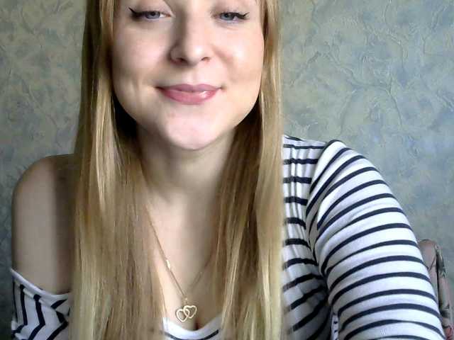 Snímky obrazovky vysielania blonde-kisses