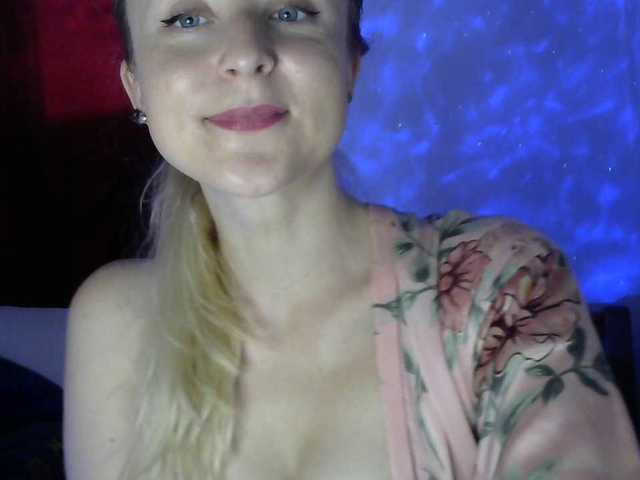 Snímky obrazovky vysielania blonde-kisses