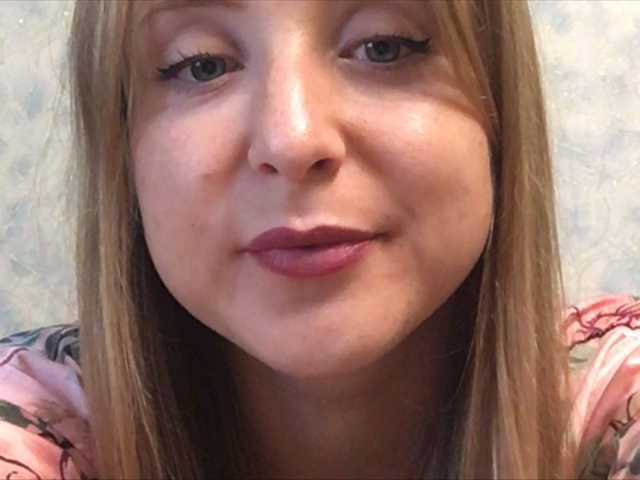 Snímky obrazovky vysielania blonde-kisses