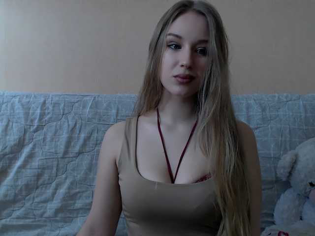 Fotografie BlondeAlice Hello! My name is Alice! Nive to meet you. Tip me for buzz my pussy! I love it! Take me in my pvt chat first! Muah!
