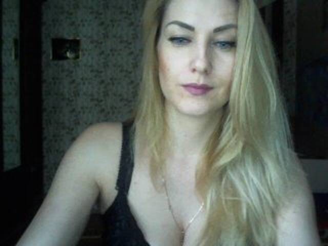 Snímky obrazovky vysielania blondyle